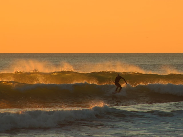 surf & waves
